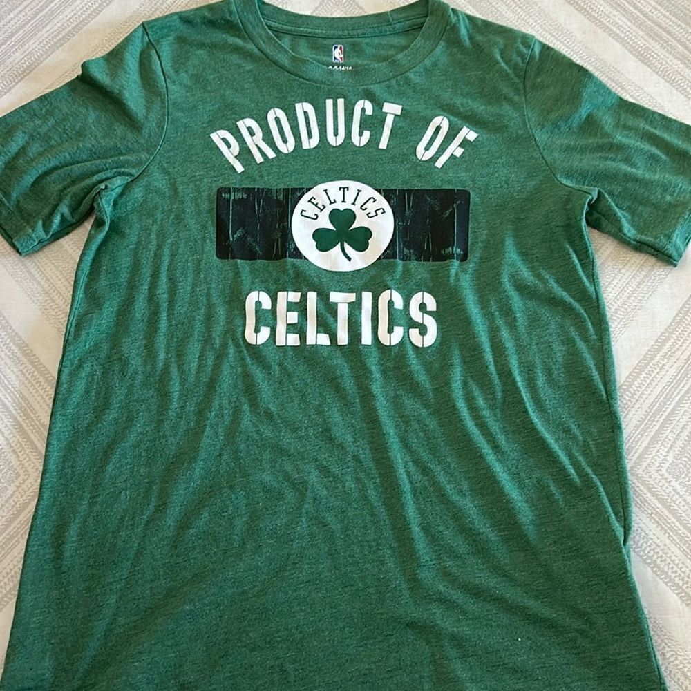 NBA Boys Product of Celtics Green T-shirt, Size L